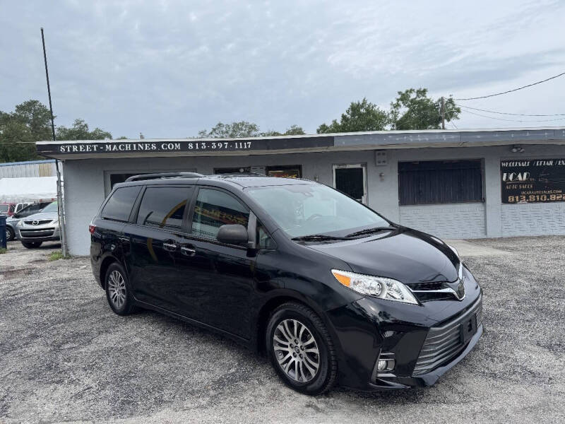 2020 Toyota Sienna XLE 8-Passenger
