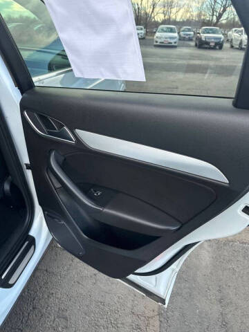 2015 Audi Q3 2.0T quattro Prestige