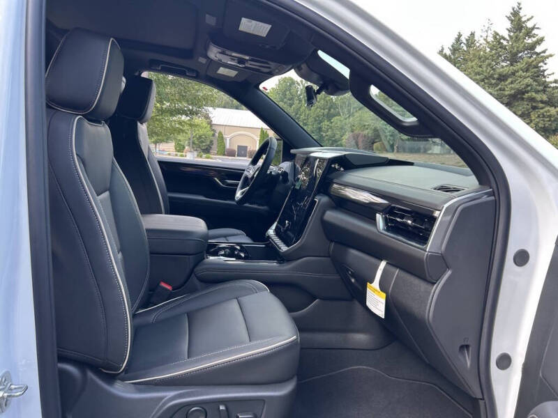 2025 GMC Yukon Elevation