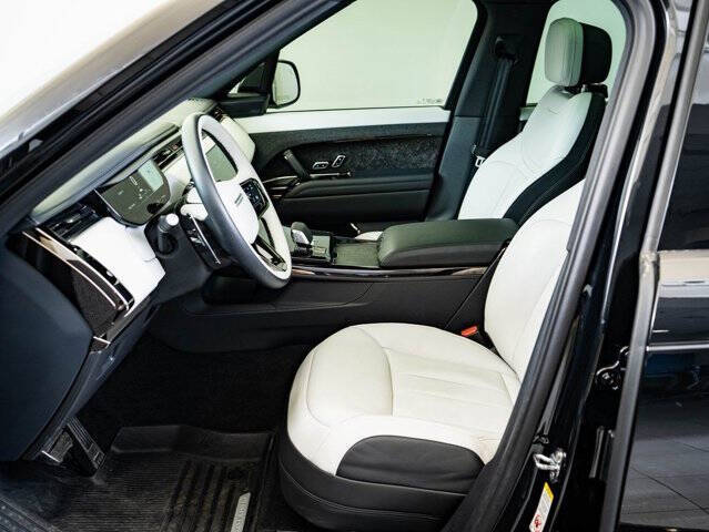 2025 Land Rover Range Rover Sport P460e Dynamic SE
