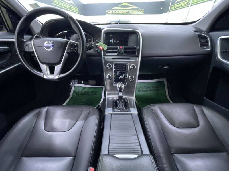 2016 Volvo XC60 T5 Drive-E Platinum