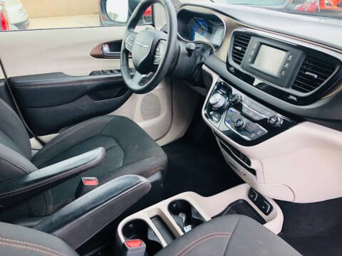 2017 Chrysler Pacifica Touring