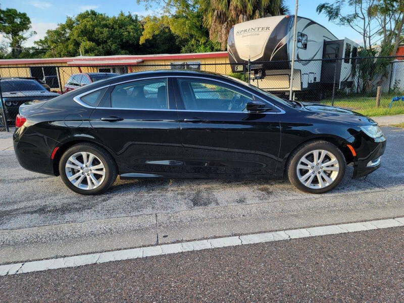2016 Chrysler 200 Limited