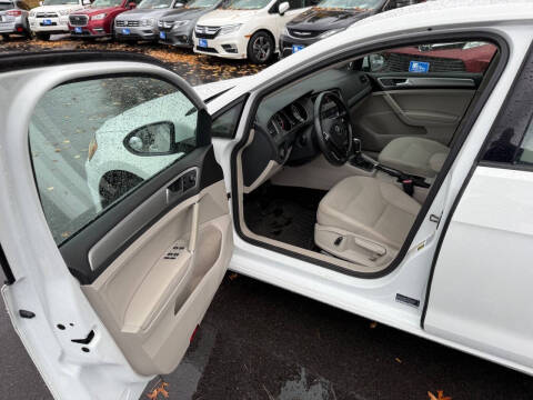 2015 Volkswagen Golf TSI S