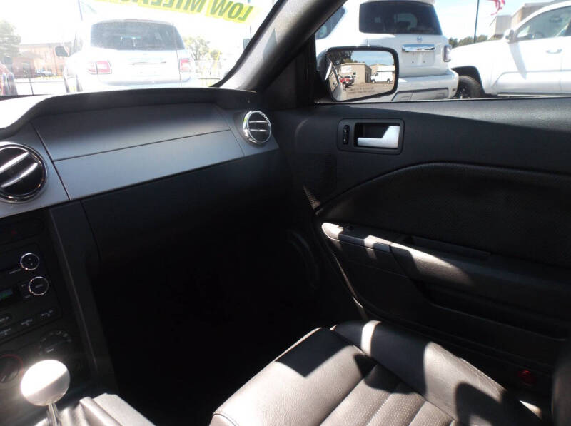 2009 Ford Mustang GT Deluxe