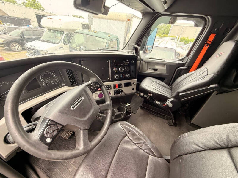 2020 Freightliner Cascadia
