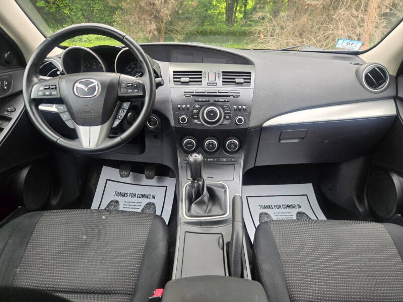 2013 Mazda MAZDA3 i Touring