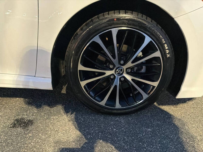 2020 Toyota Camry SE