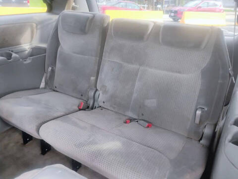 2010 Toyota Sienna LE 7-Passenger