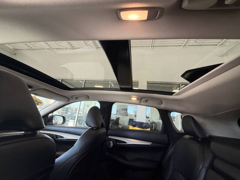 2022 Infiniti QX50 Essential