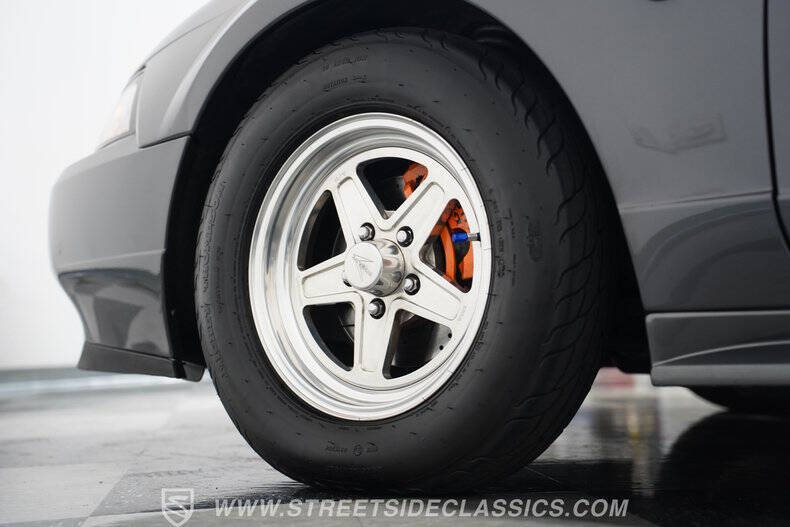 2004 Ford Mustang GT Deluxe