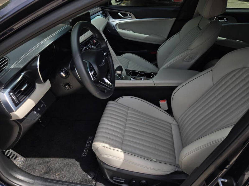 2023 Genesis G70