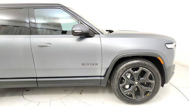 2026 Rivian R1S Adventure