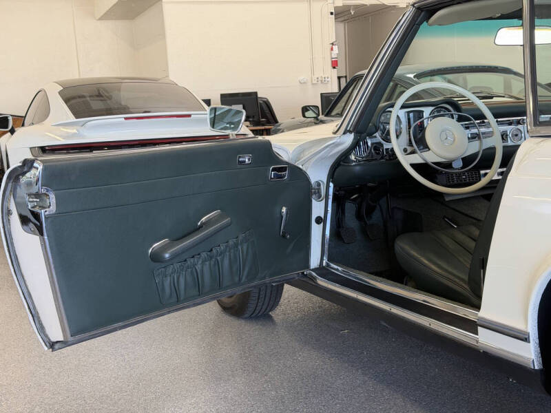 1970 Mercedes-Benz 280-Class