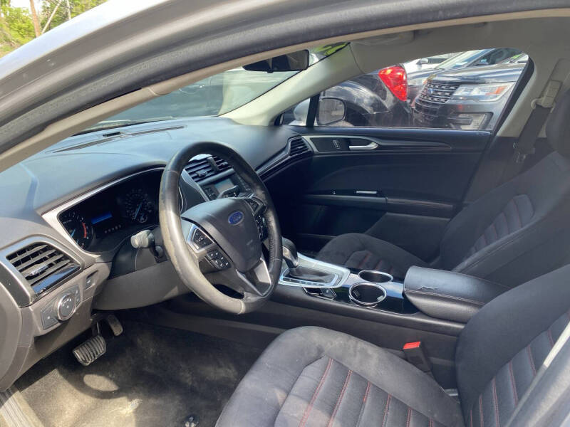 2014 Ford Fusion SE