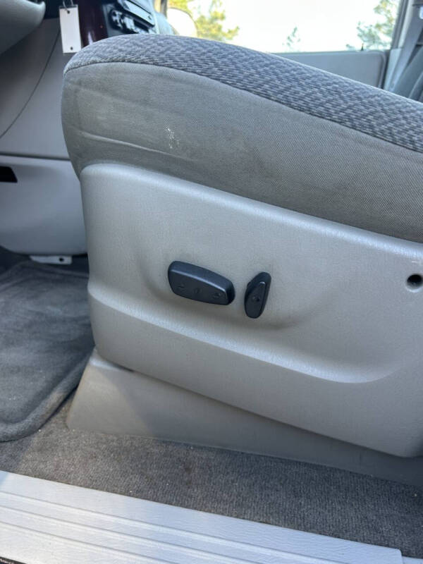 2005 Chrysler Town and Country