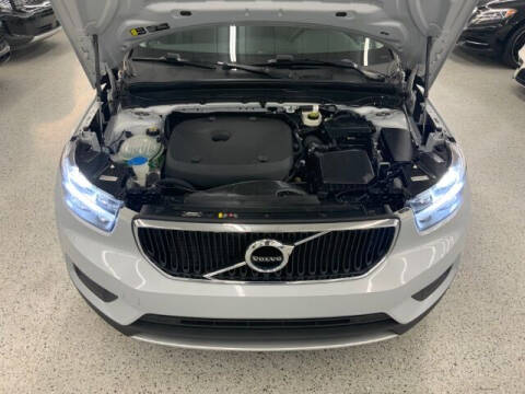 2022 Volvo XC40 T4 Momentum