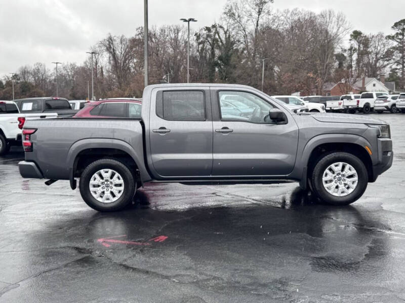 2022 Nissan Frontier SV