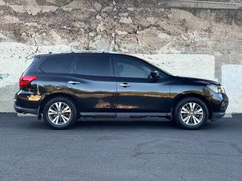 2020 Nissan Pathfinder S