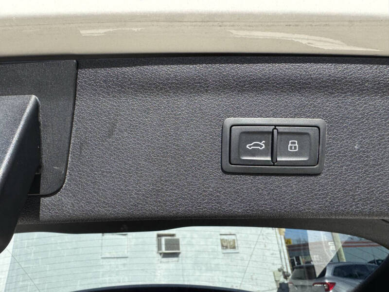 2017 Audi Q3 2.0T Premium Plus