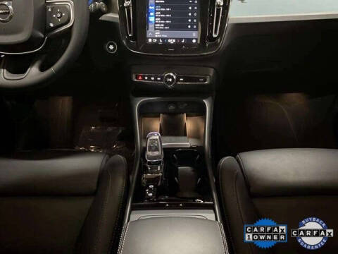 2025 Volvo XC40 B5 Plus Bright Theme