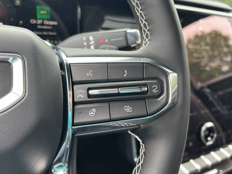 2025 GMC Acadia Denali