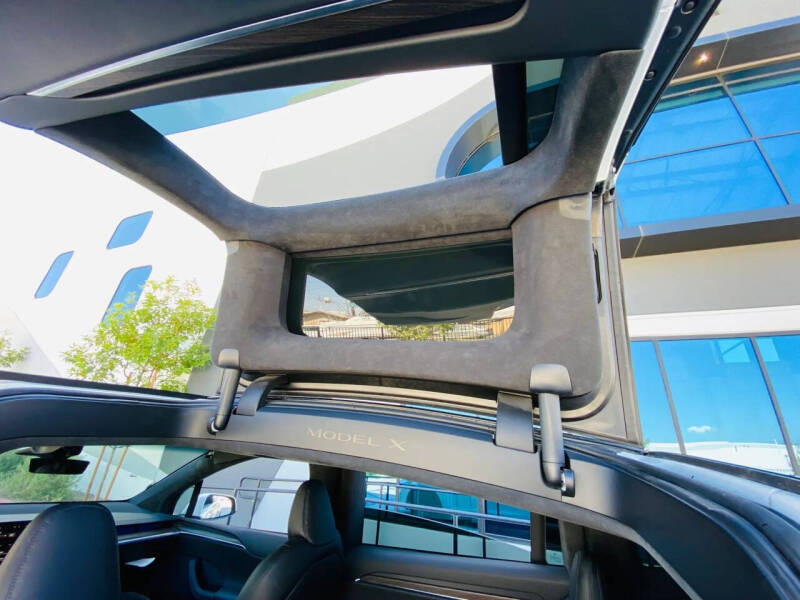 2023 Tesla Model X Standard Range