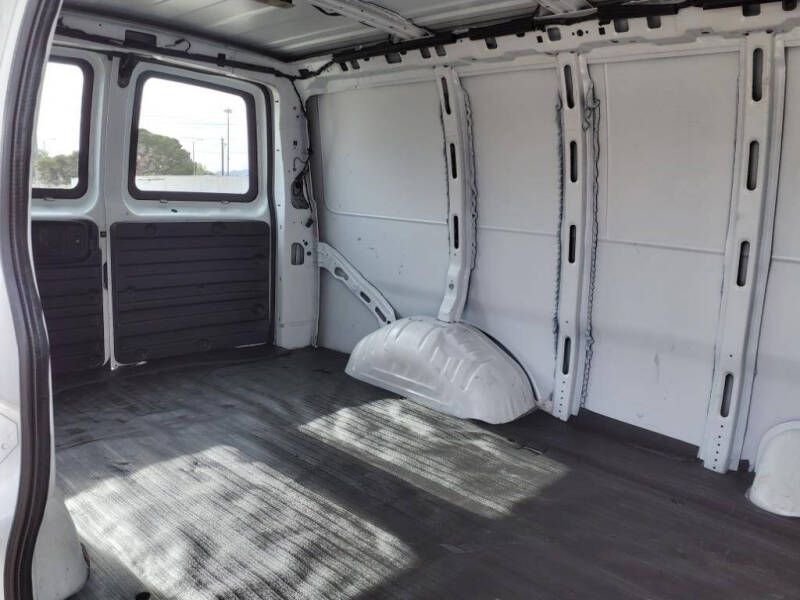 2024 Chevrolet Express 2500