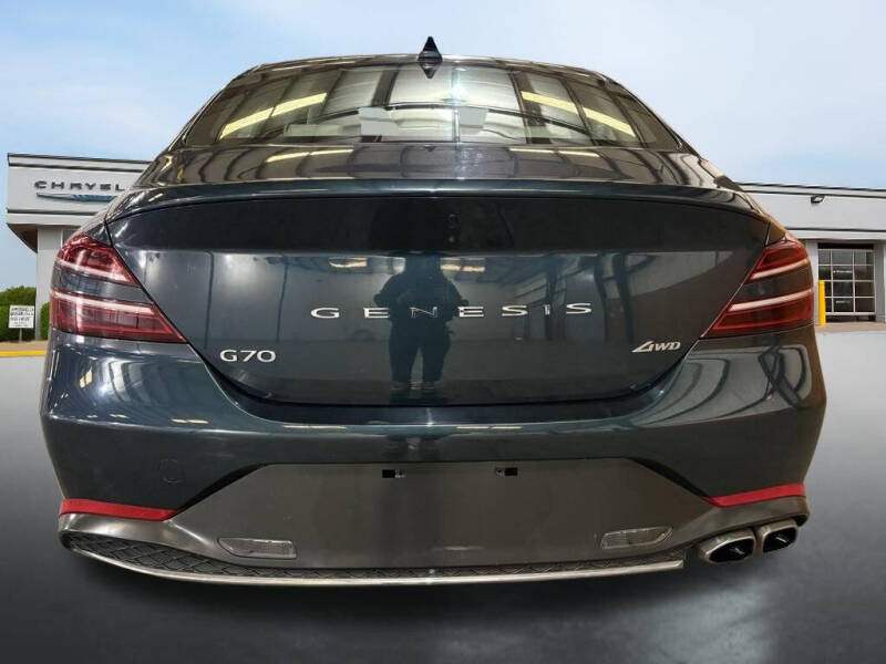 2023 Genesis G70