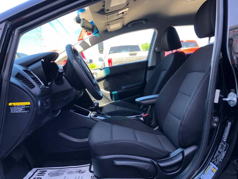 2017 Kia Forte5 LX