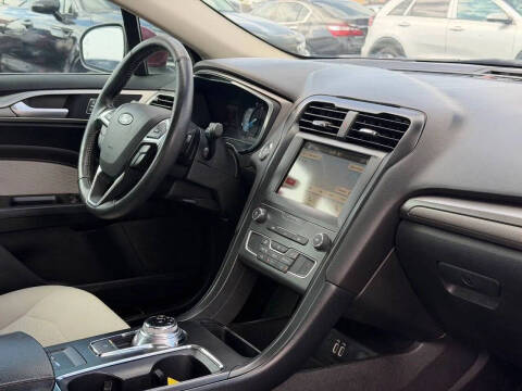 2019 Ford Fusion SE