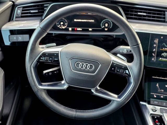 2022 Audi e-tron quattro Premium