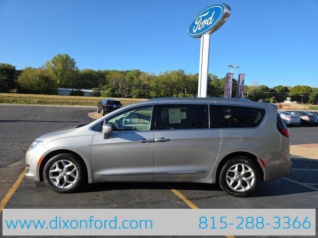 2017 Chrysler Pacifica Touring-L Plus