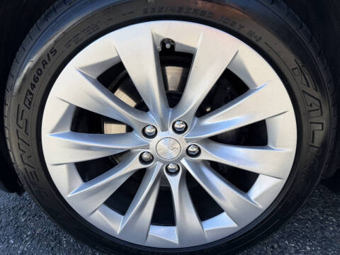 2019 Tesla Model X Standard Range