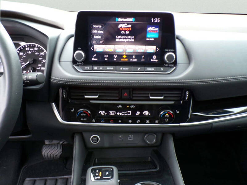 2022 Nissan Rogue SL