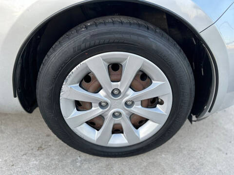 2015 Kia Rio 5-Door LX