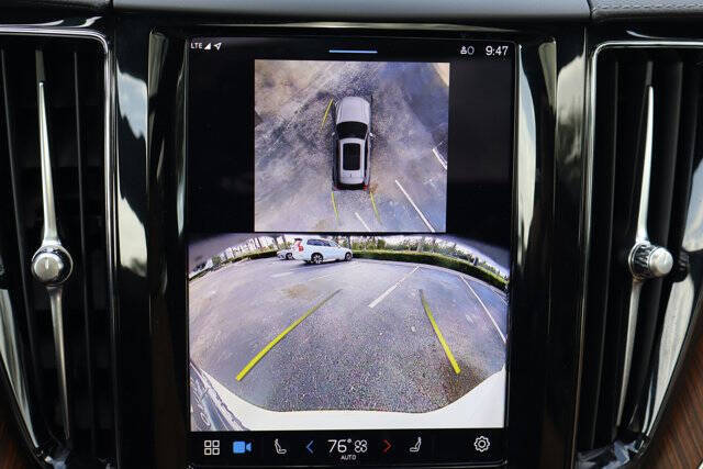 2024 Volvo XC60 Recharge T8 Ultimate Dark Theme