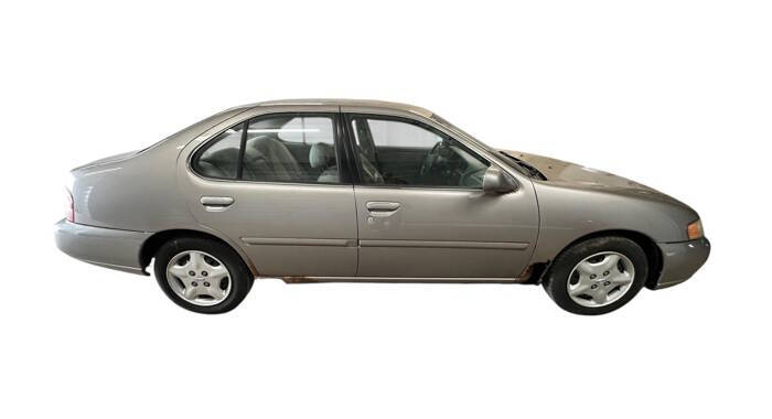 2000 Nissan Altima XE