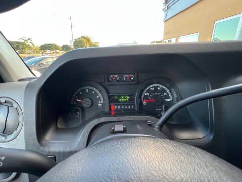 2013 Ford E-Series E-350 SD