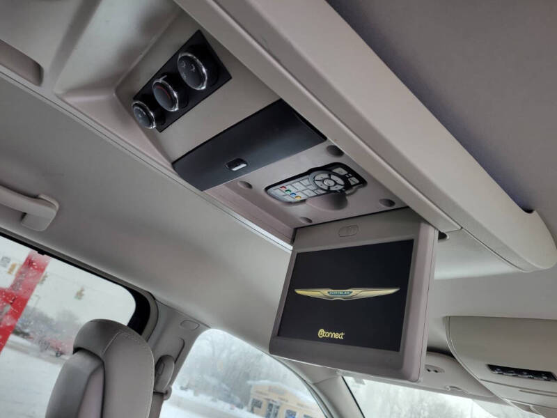 2014 Chrysler Town and Country Touring