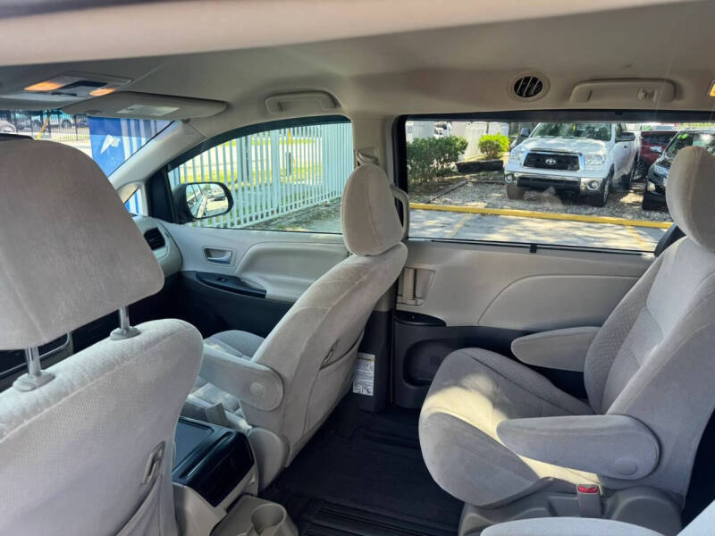 2017 Toyota Sienna