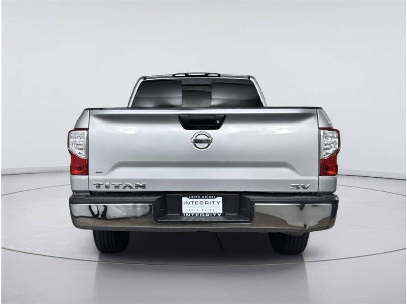2017 Nissan Titan SV