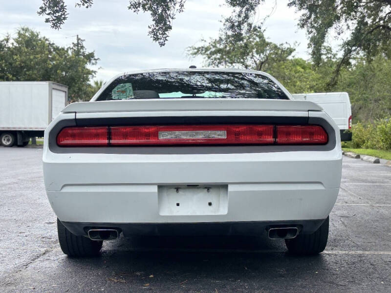 2014 Dodge Challenger R/T Plus