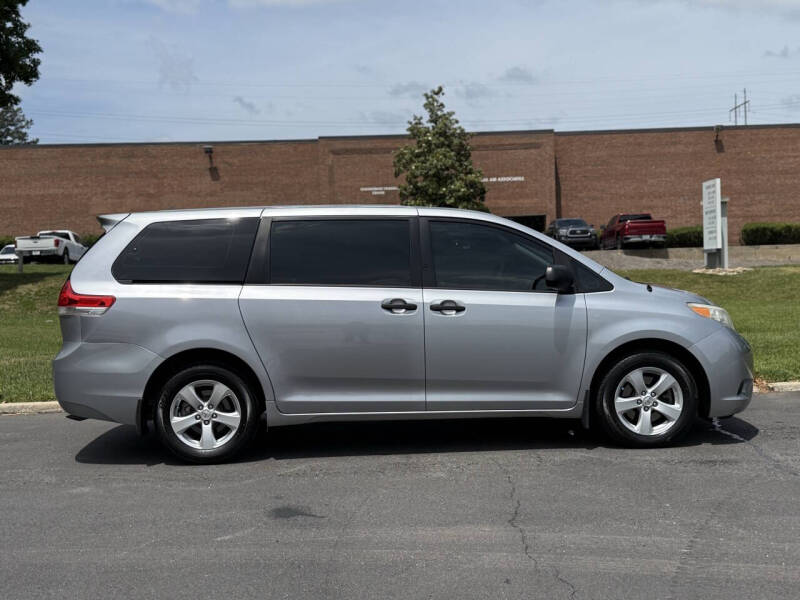 2012 Toyota Sienna Base 7-Passenger
