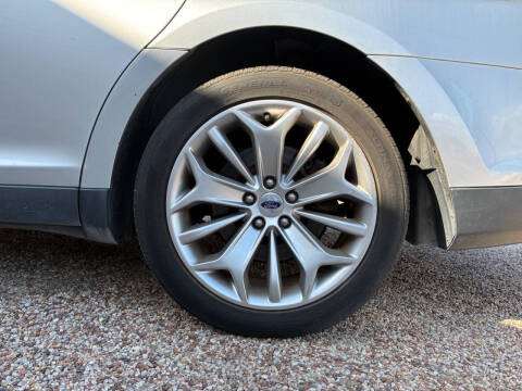 2017 Ford Taurus Limited