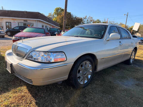 2005 Lincoln Town Car Signature Limited