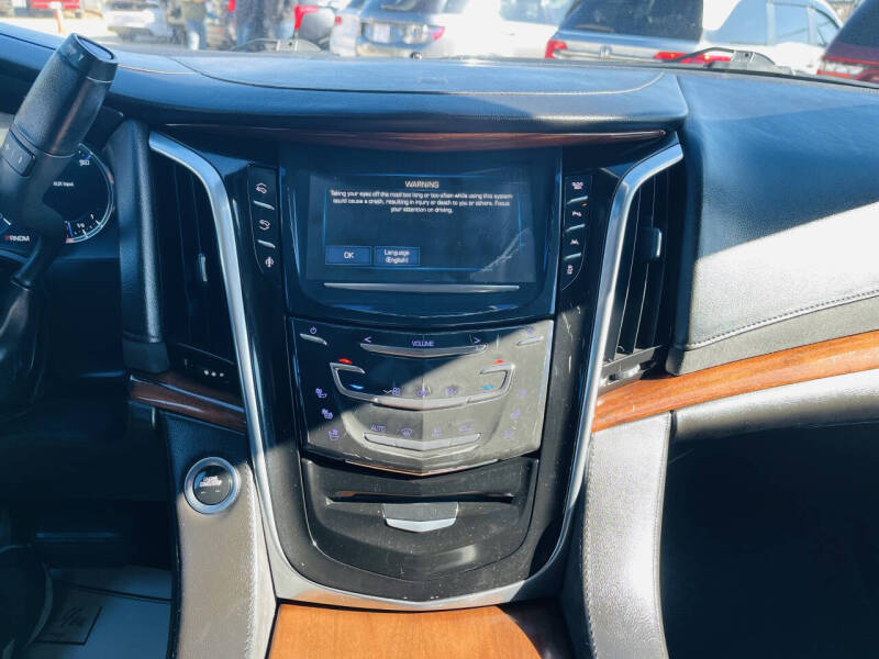 2016 Cadillac Escalade Luxury Collection