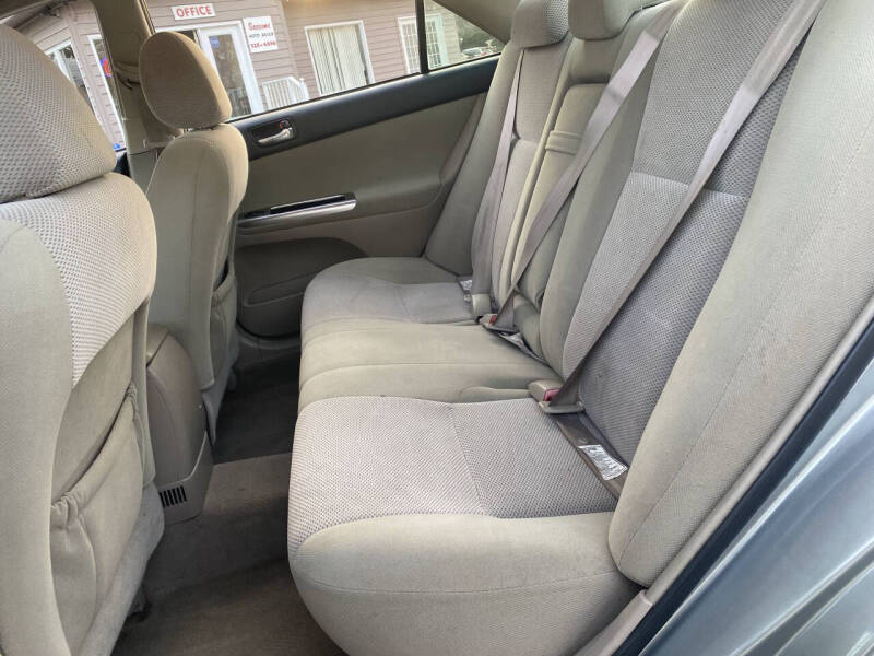 2005 Toyota Camry LE