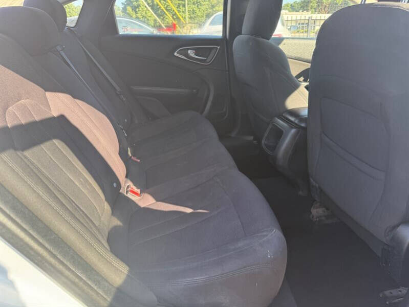 2015 Chrysler 200 Limited