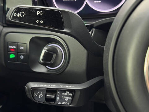 2022 Porsche Cayenne Turbo S E-Hybrid Coupe